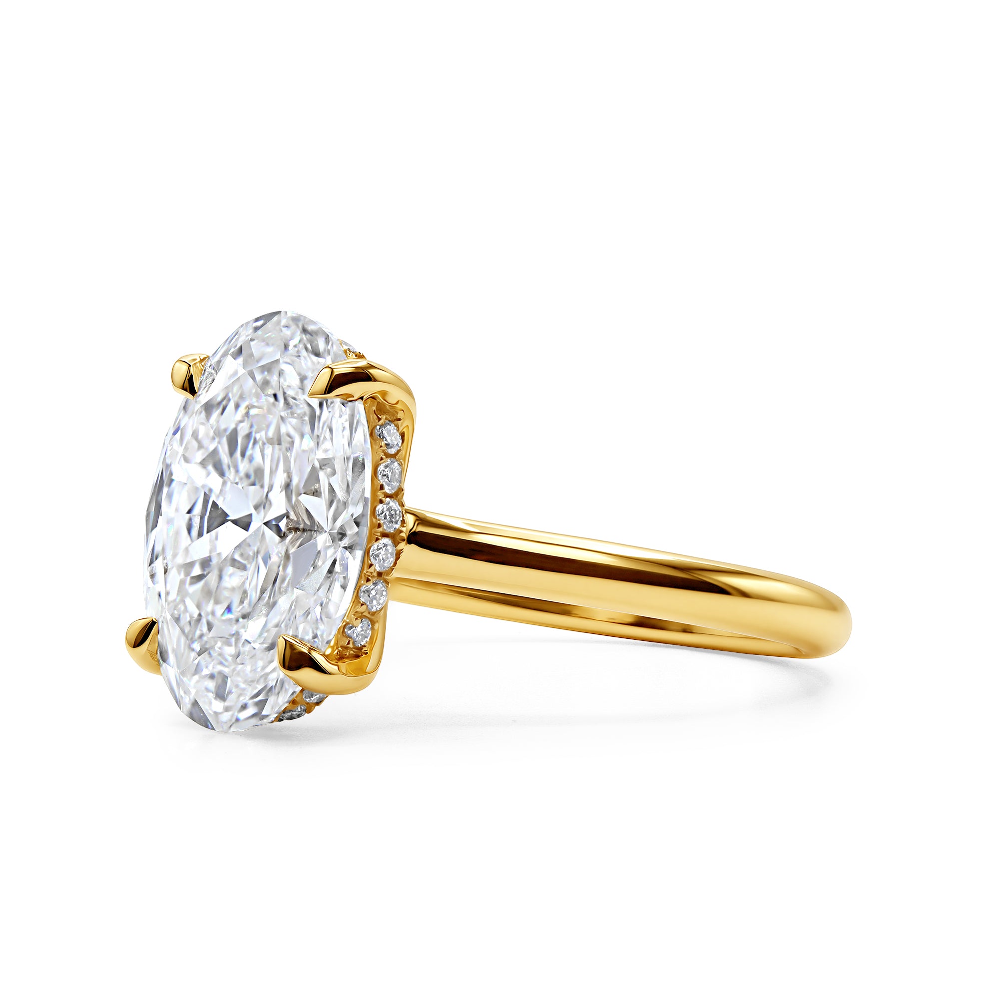 The Oval Solitaire with Hidden Halo