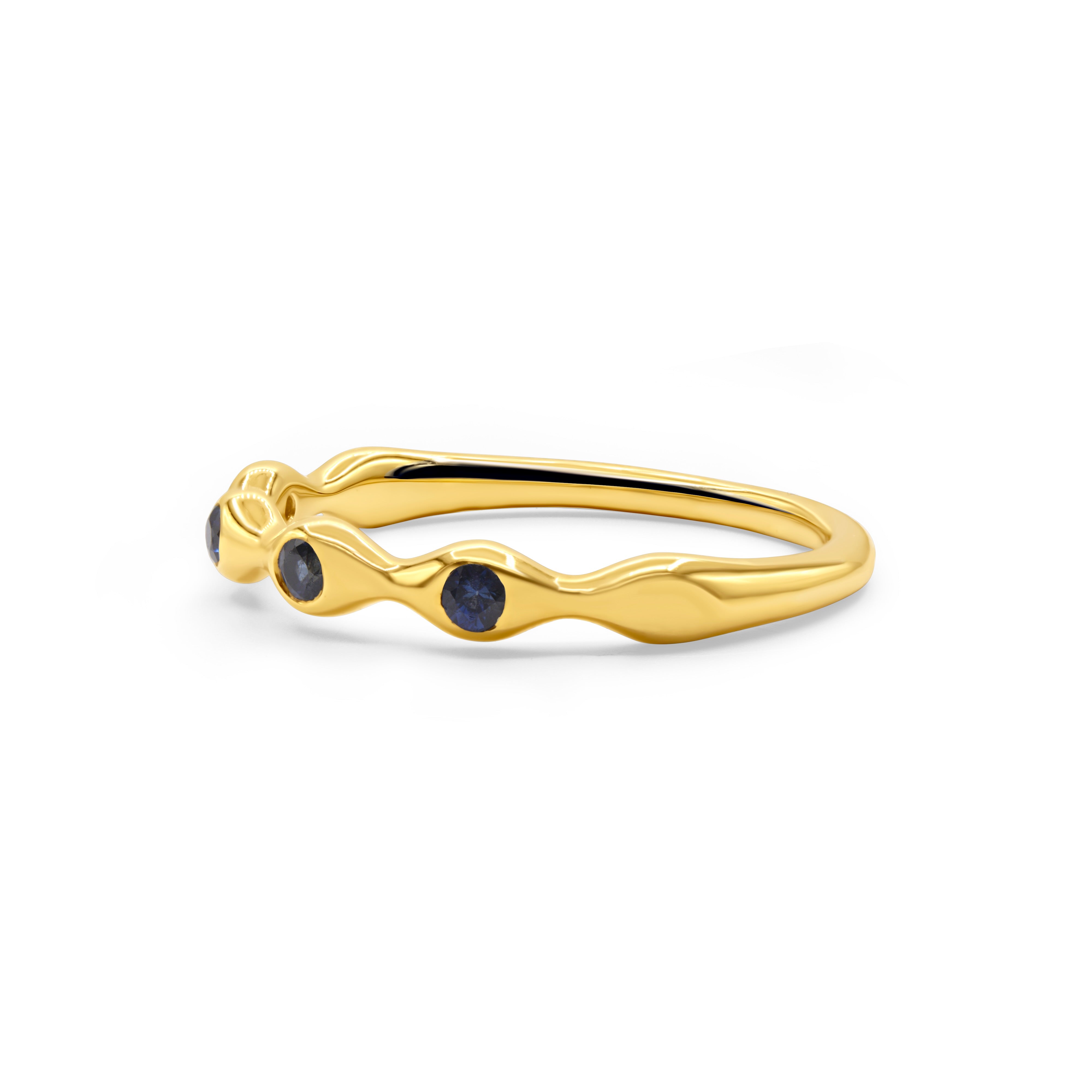 18K Curvy Blue Sapphire Inlay Ring